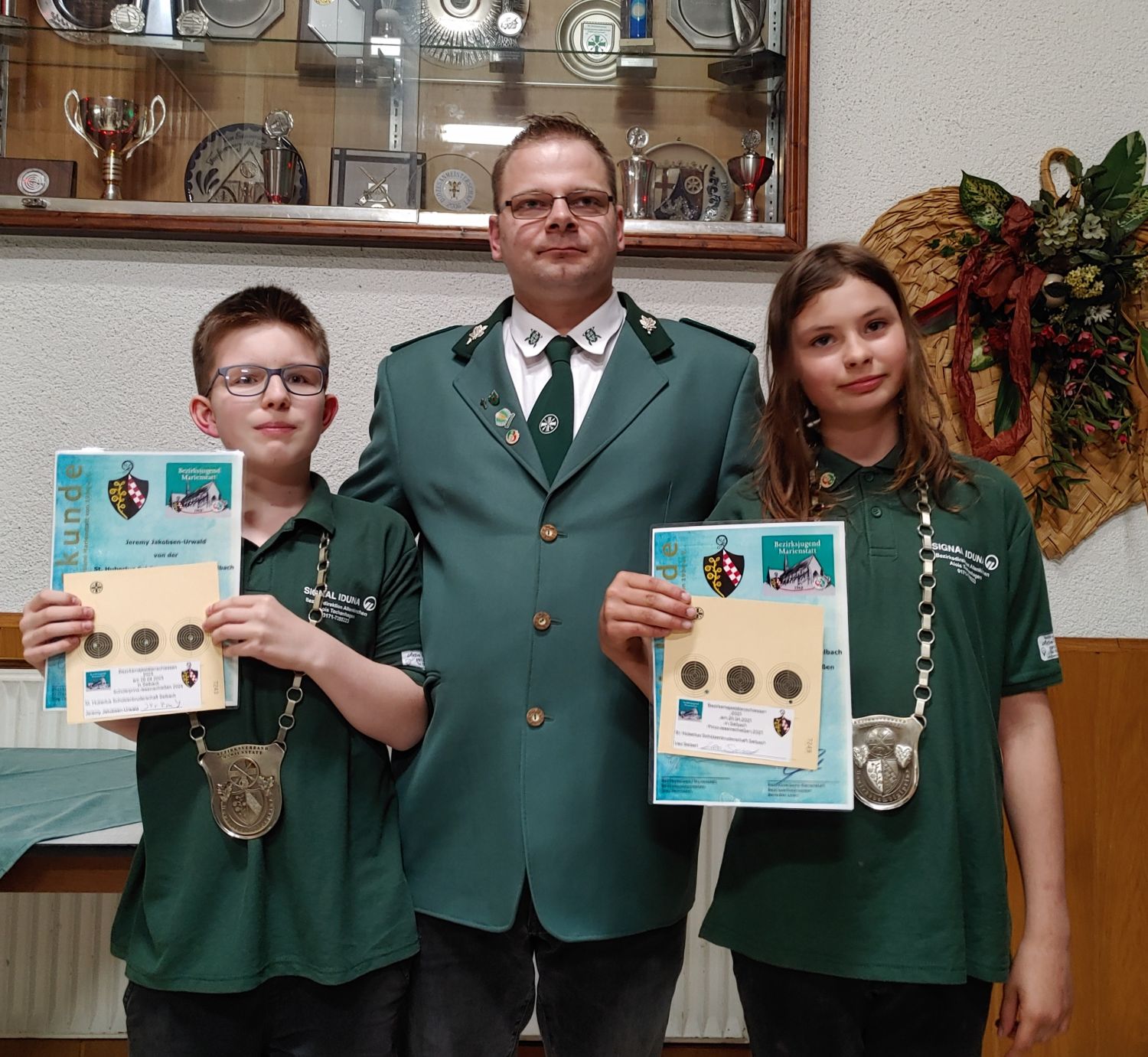 Bezirksmajestäten aus Selbach beim Bezirksschützenfest 2025
